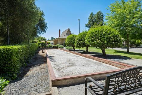 215 Hemlock Drive Healdsburg CA 95448