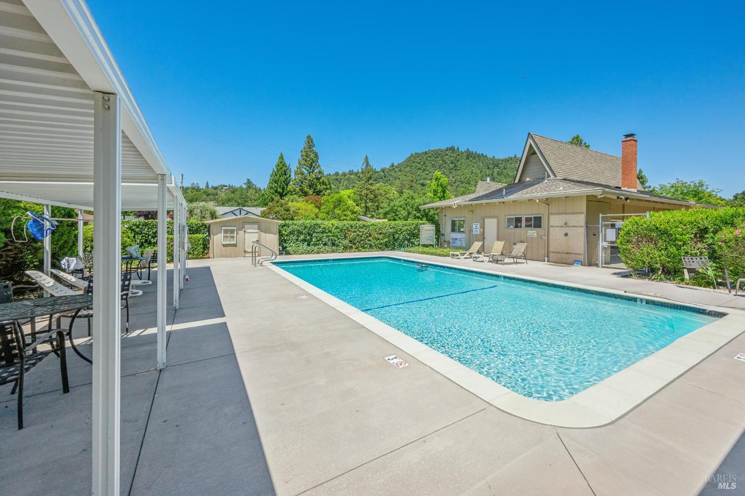 215 Hemlock Drive Healdsburg CA 95448