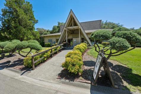 215 Hemlock Drive Healdsburg CA 95448