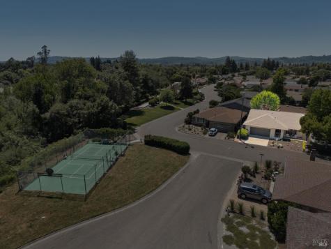 215 Hemlock Drive Healdsburg CA 95448