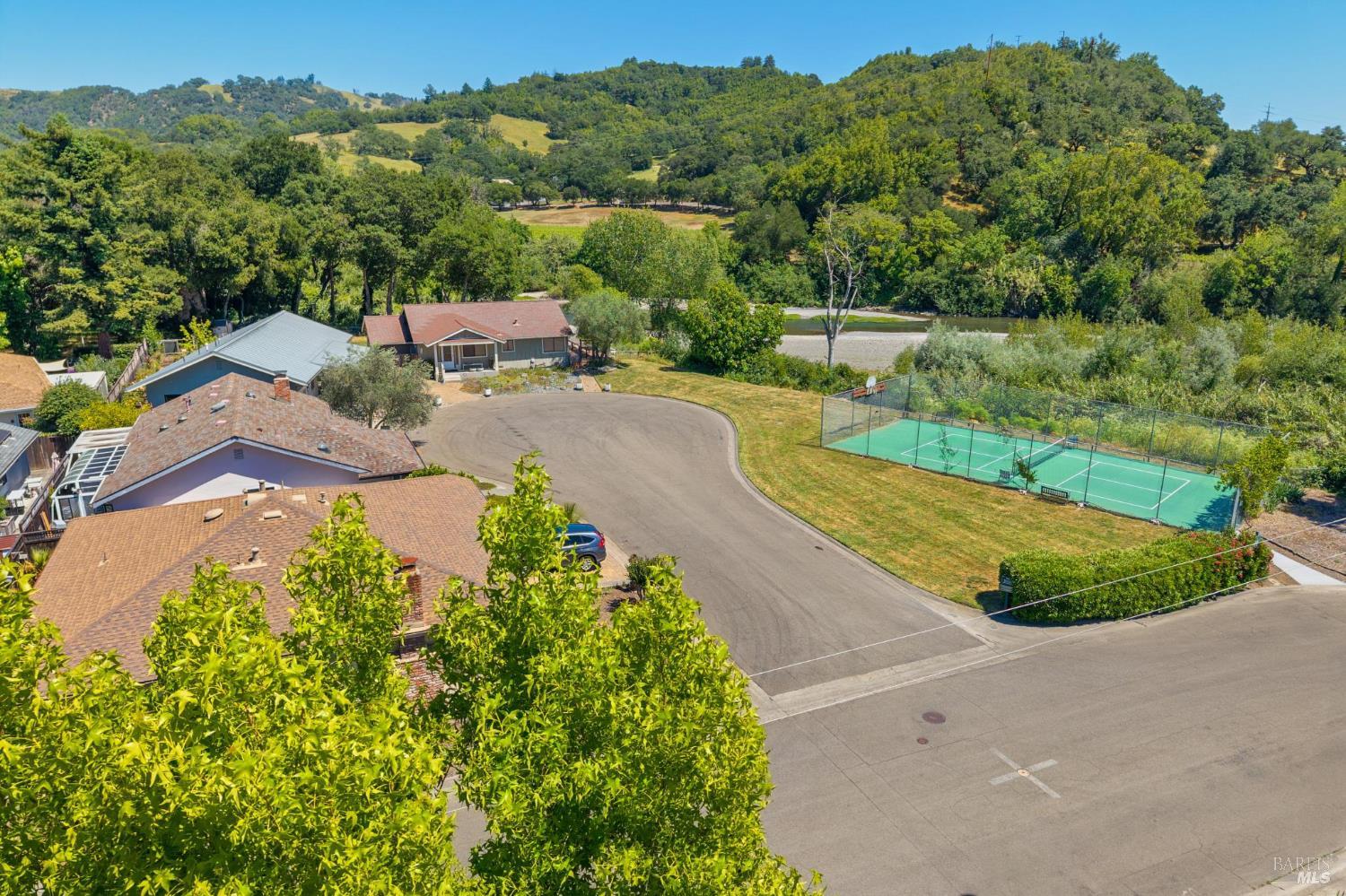 215 Hemlock Drive Healdsburg CA 95448