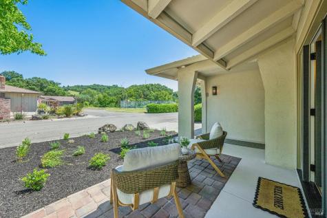 215 Hemlock Drive Healdsburg CA 95448