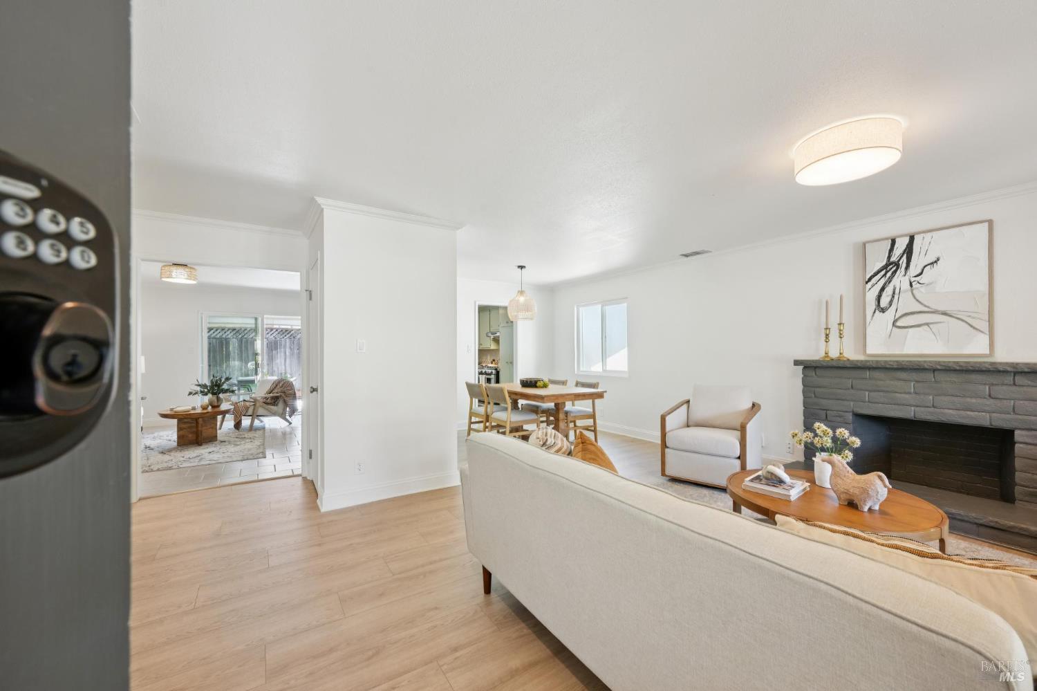 215 Hemlock Drive Healdsburg CA 95448