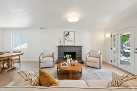 215 Hemlock Drive Healdsburg CA 95448