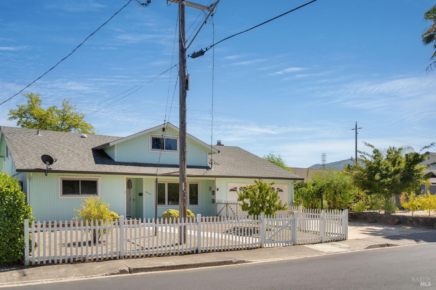 1925 Birch Avenue St. Helena CA 94574