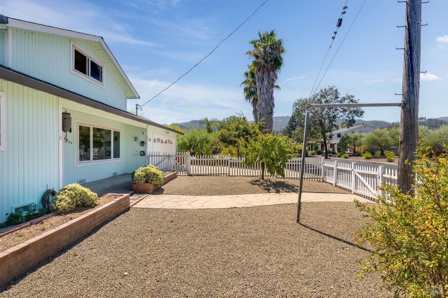 1925 Birch Avenue St. Helena CA 94574