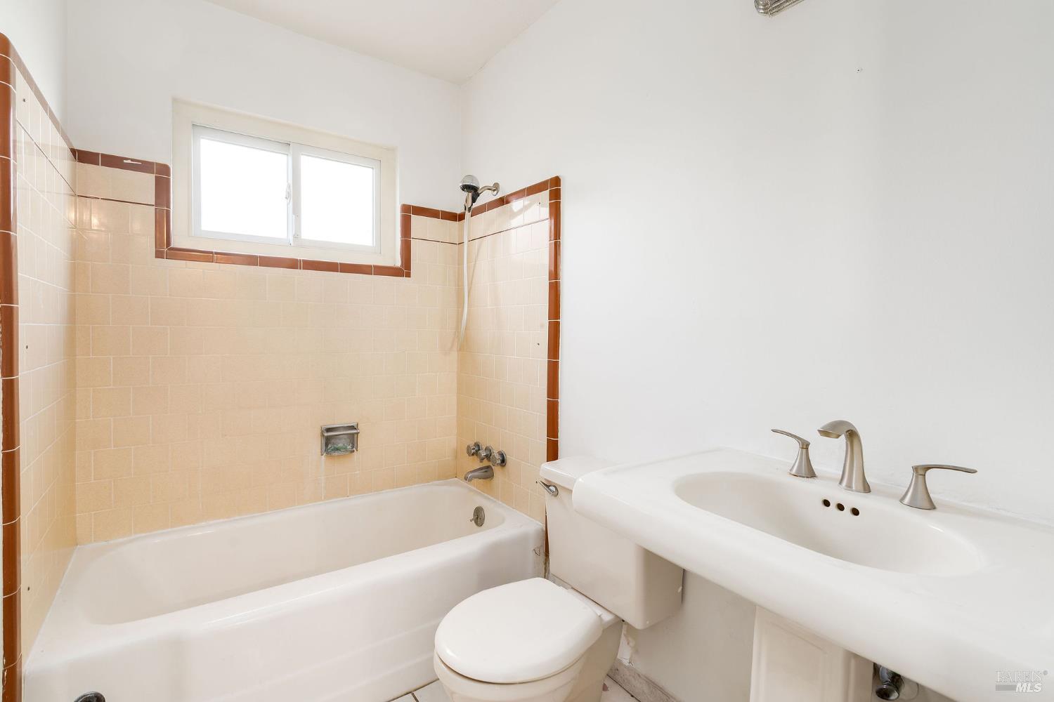 1925 Birch Avenue St. Helena CA 94574