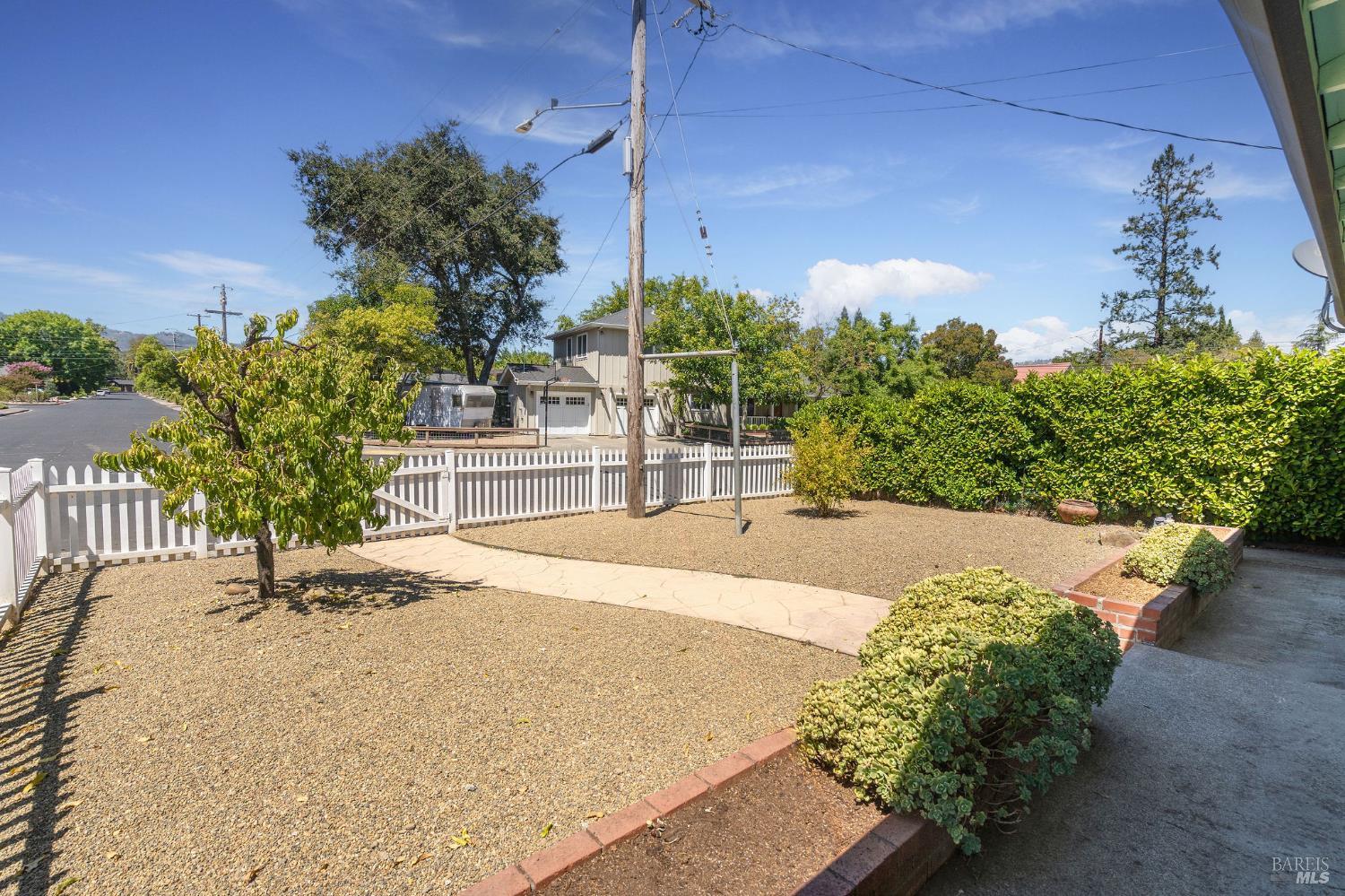 1925 Birch Avenue St. Helena CA 94574