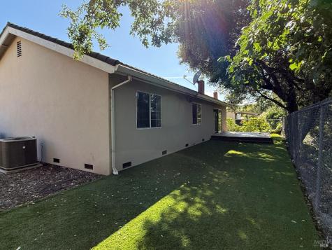 2553 Cactus Avenue Santa Rosa CA 95405