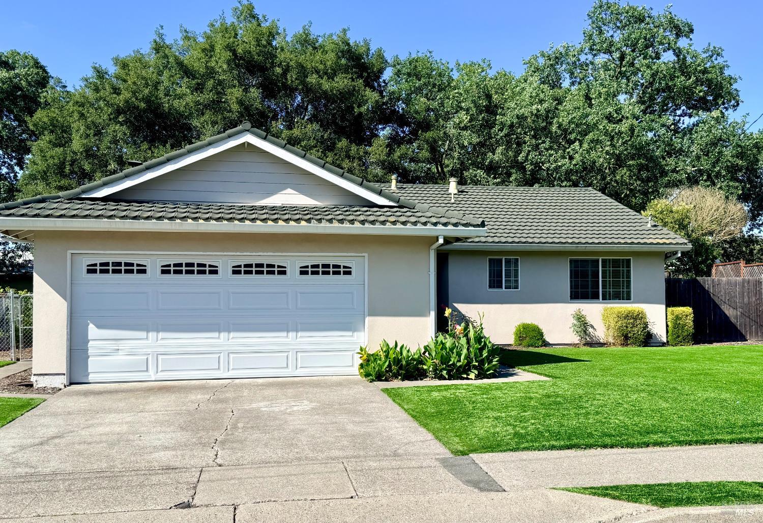 2553 Cactus Avenue Santa Rosa CA 95405