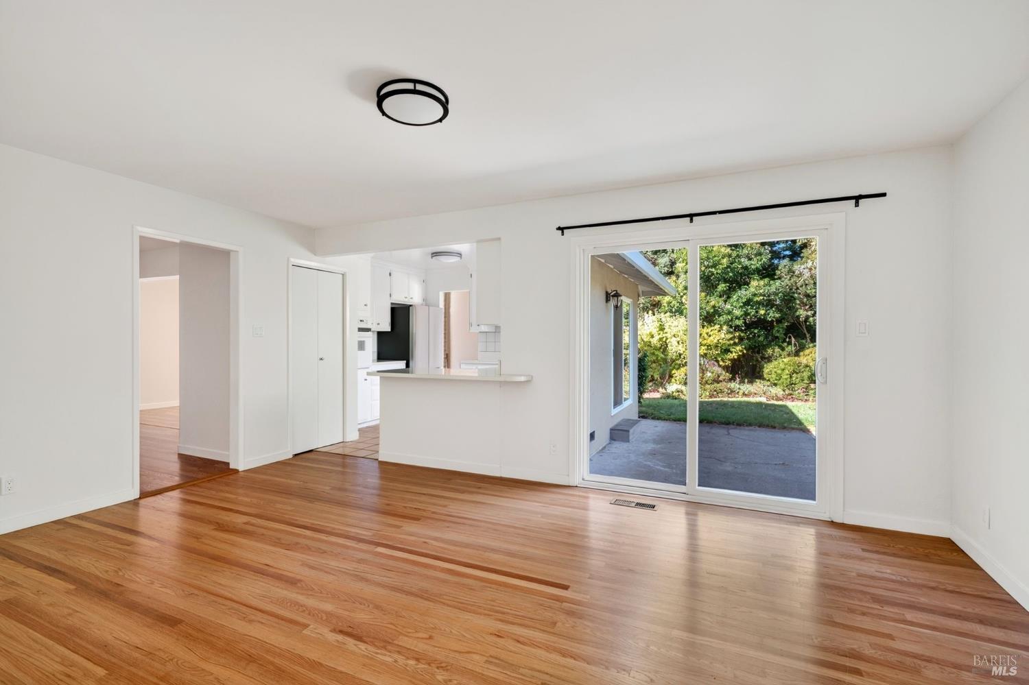 15 Betty Lane Novato CA 94947