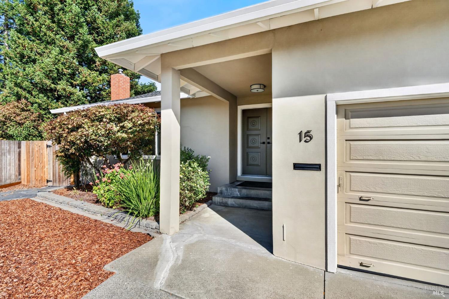 15 Betty Lane Novato CA 94947