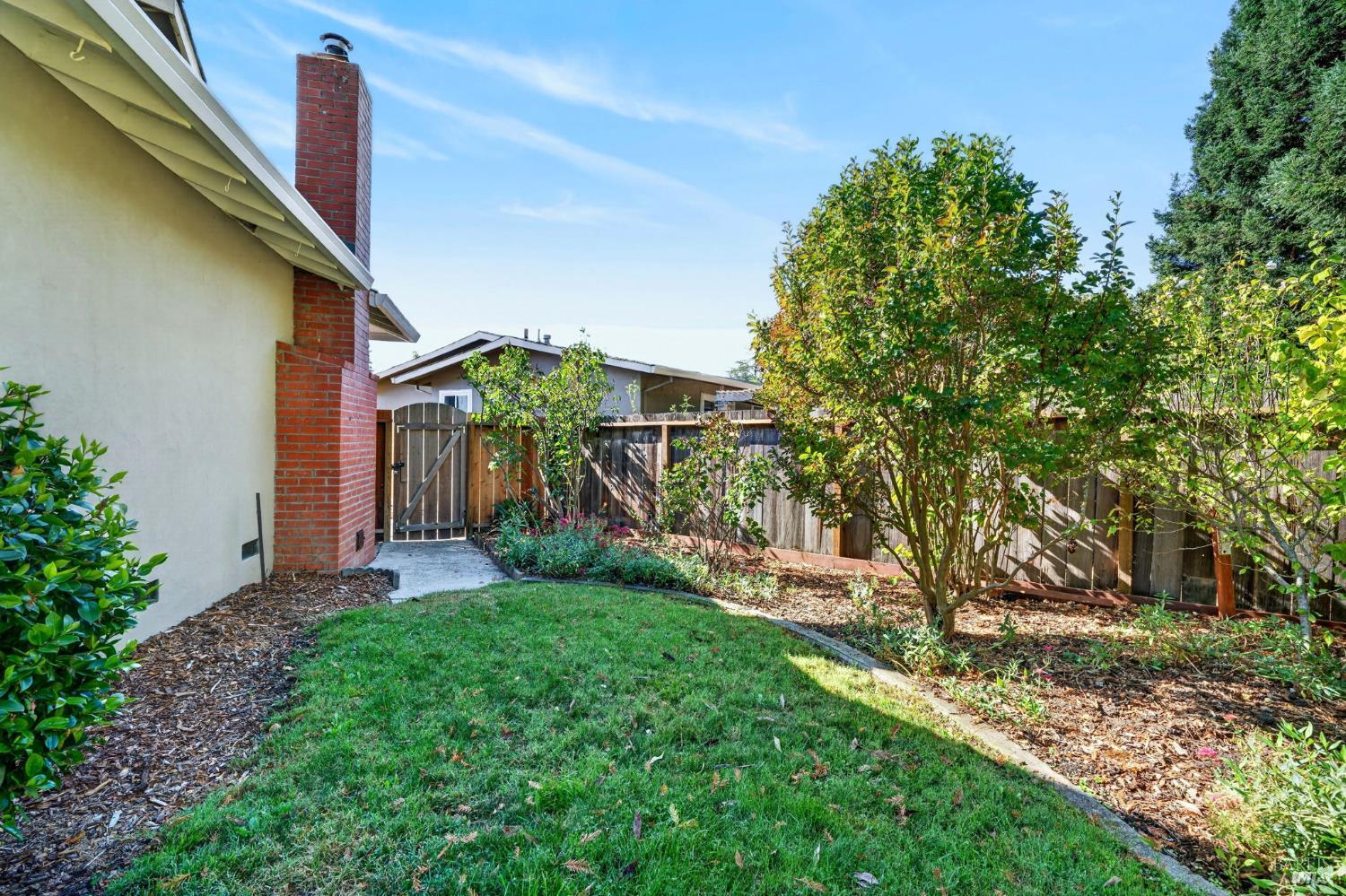 15 Betty Lane Novato CA 94947