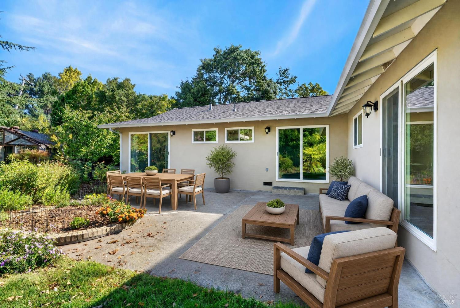 15 Betty Lane Novato CA 94947