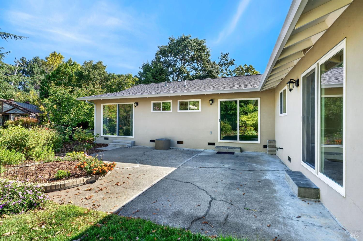 15 Betty Lane Novato CA 94947