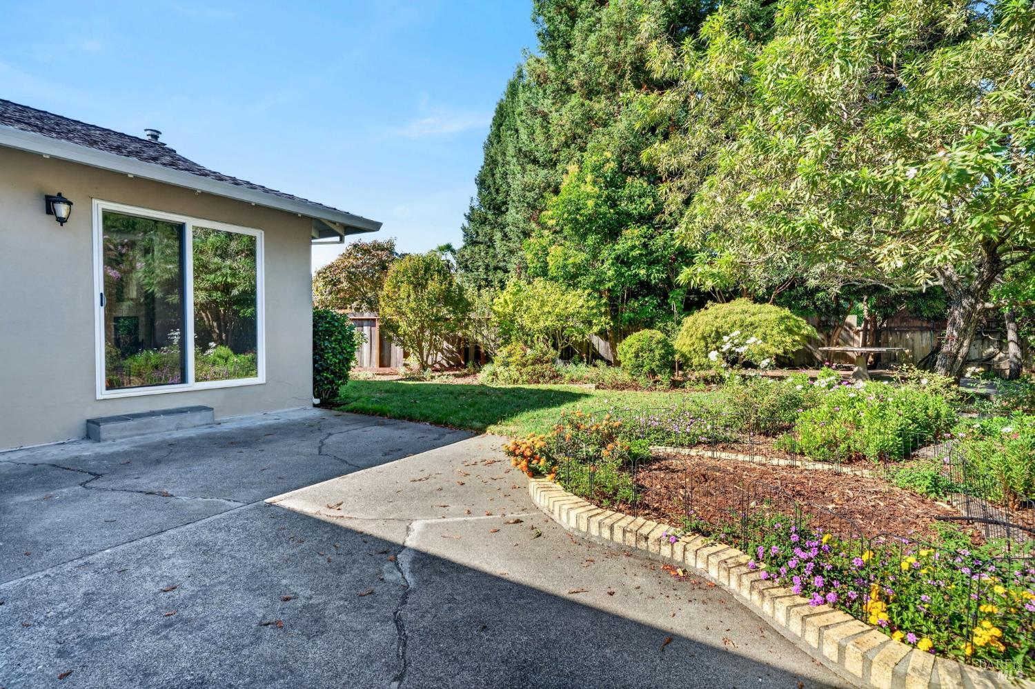 15 Betty Lane Novato CA 94947