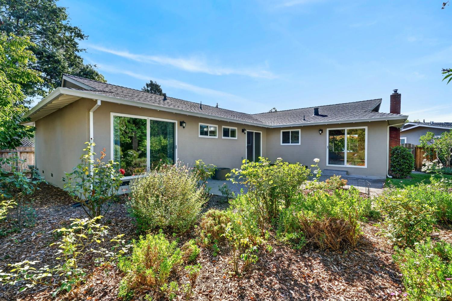 15 Betty Lane Novato CA 94947
