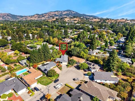 15 Betty Lane Novato CA 94947