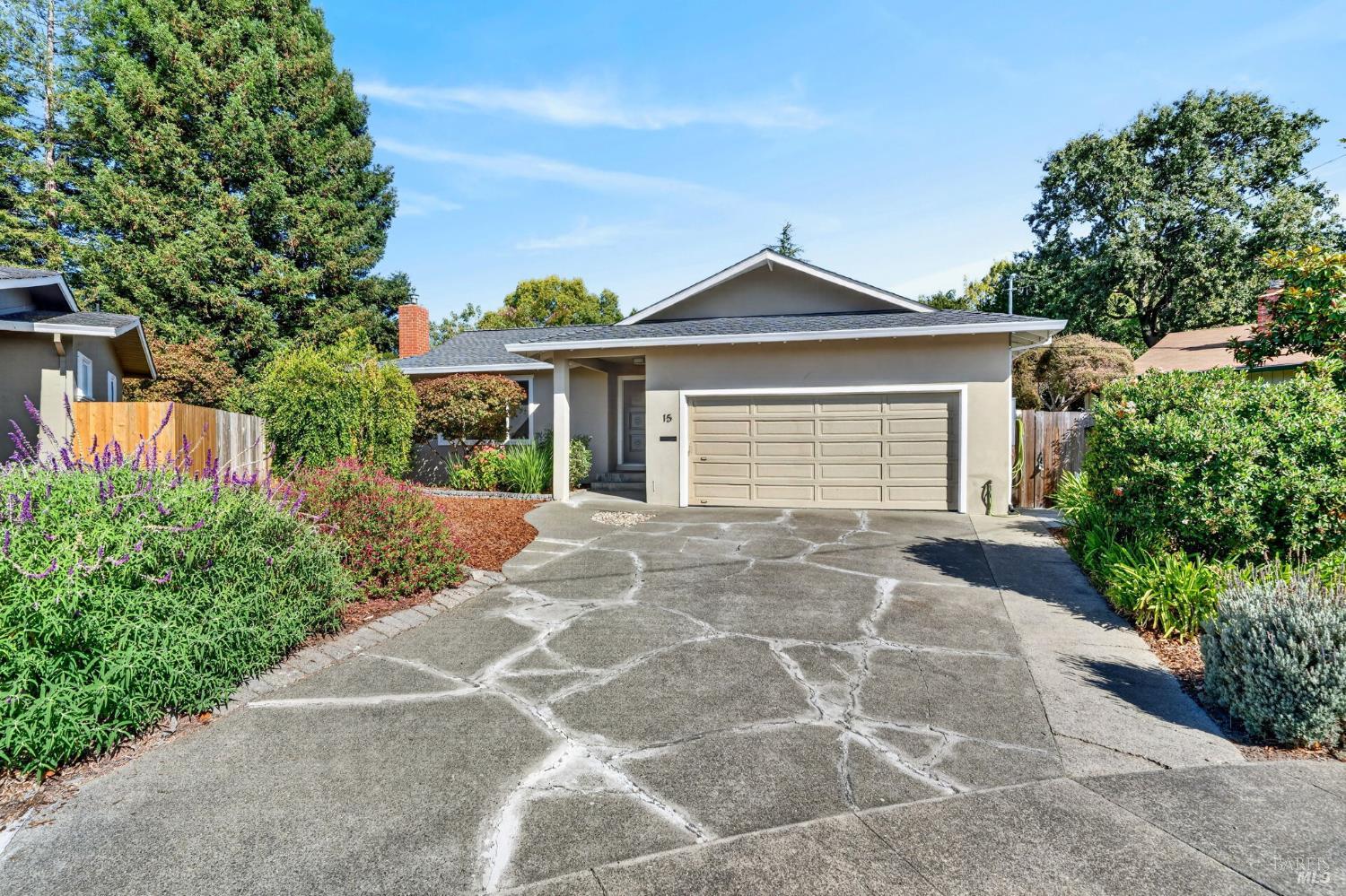 15 Betty Lane Novato CA 94947