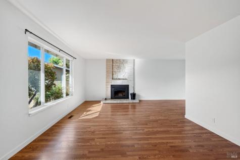 15 Betty Lane Novato CA 94947