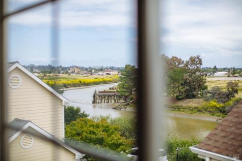 143 Mcnear Circle Petaluma CA 94952