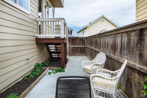 143 Mcnear Circle Petaluma CA 94952
