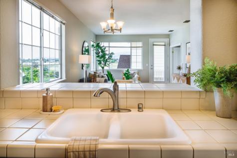 143 Mcnear Circle Petaluma CA 94952