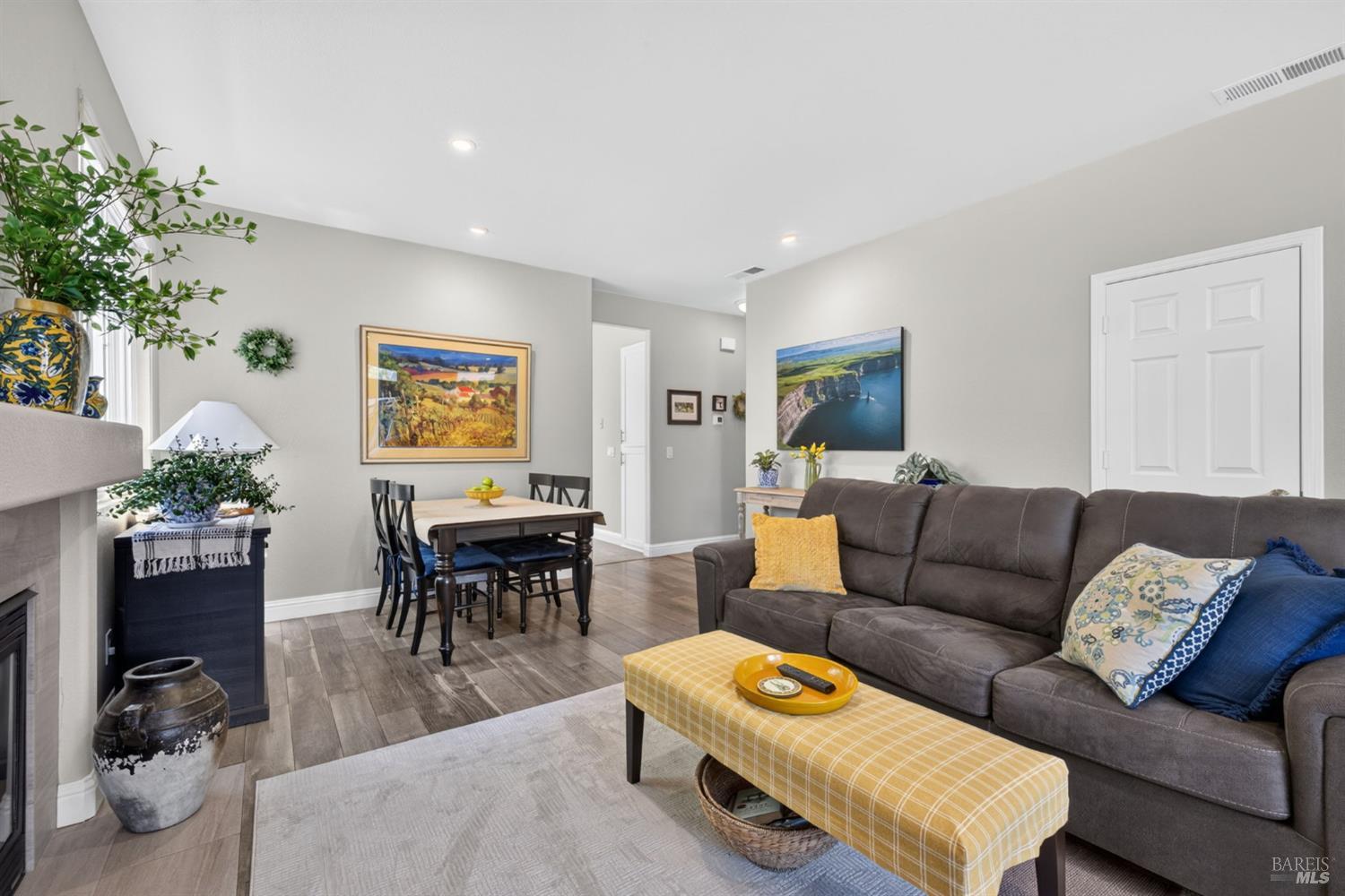 2589 Zircon Place Santa Rosa CA 95404