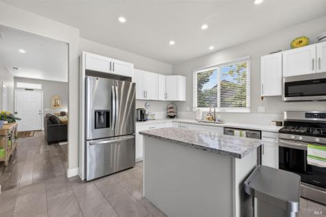 2589 Zircon Place Santa Rosa CA 95404