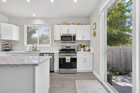 2589 Zircon Place Santa Rosa CA 95404