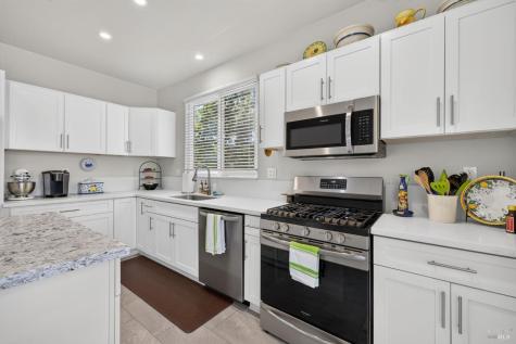2589 Zircon Place Santa Rosa CA 95404
