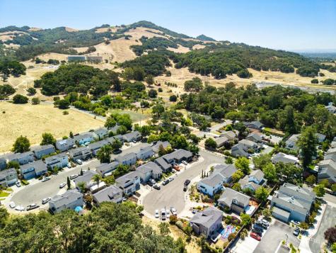 2589 Zircon Place Santa Rosa CA 95404