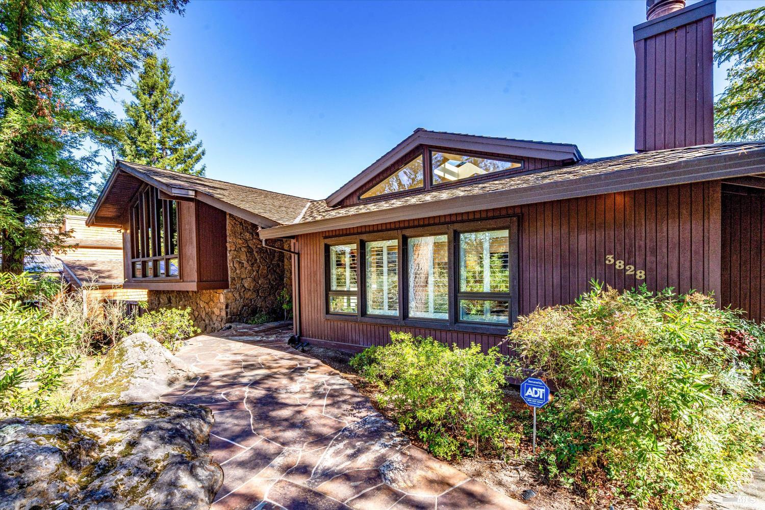 3828 Alta Vista Avenue Santa Rosa CA 95409