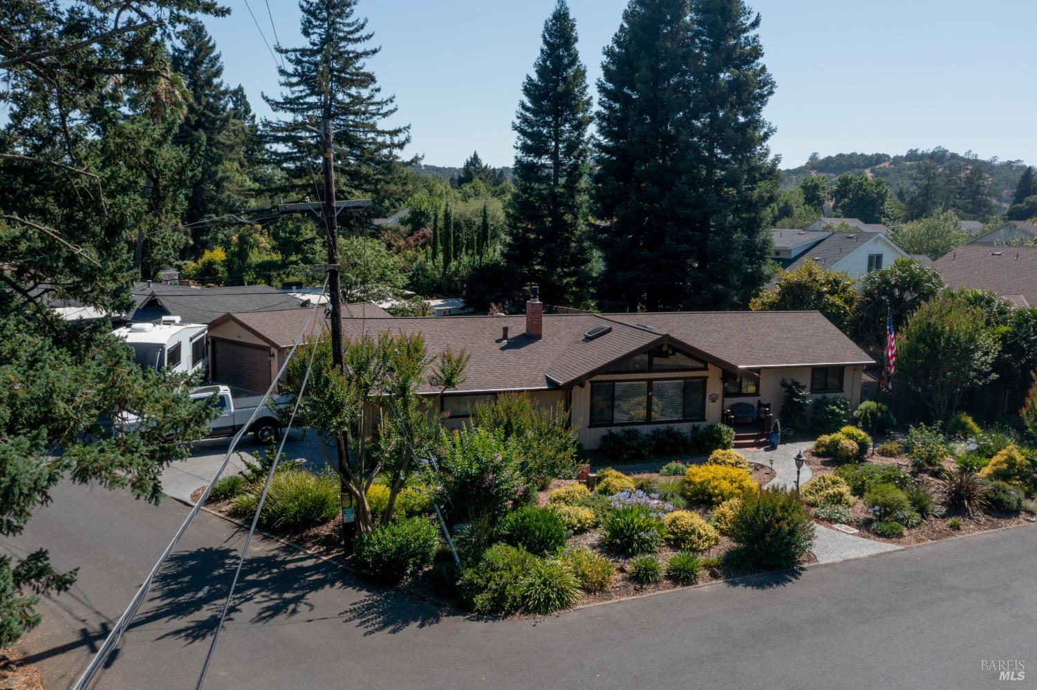 2049 W F Street Napa CA 94558