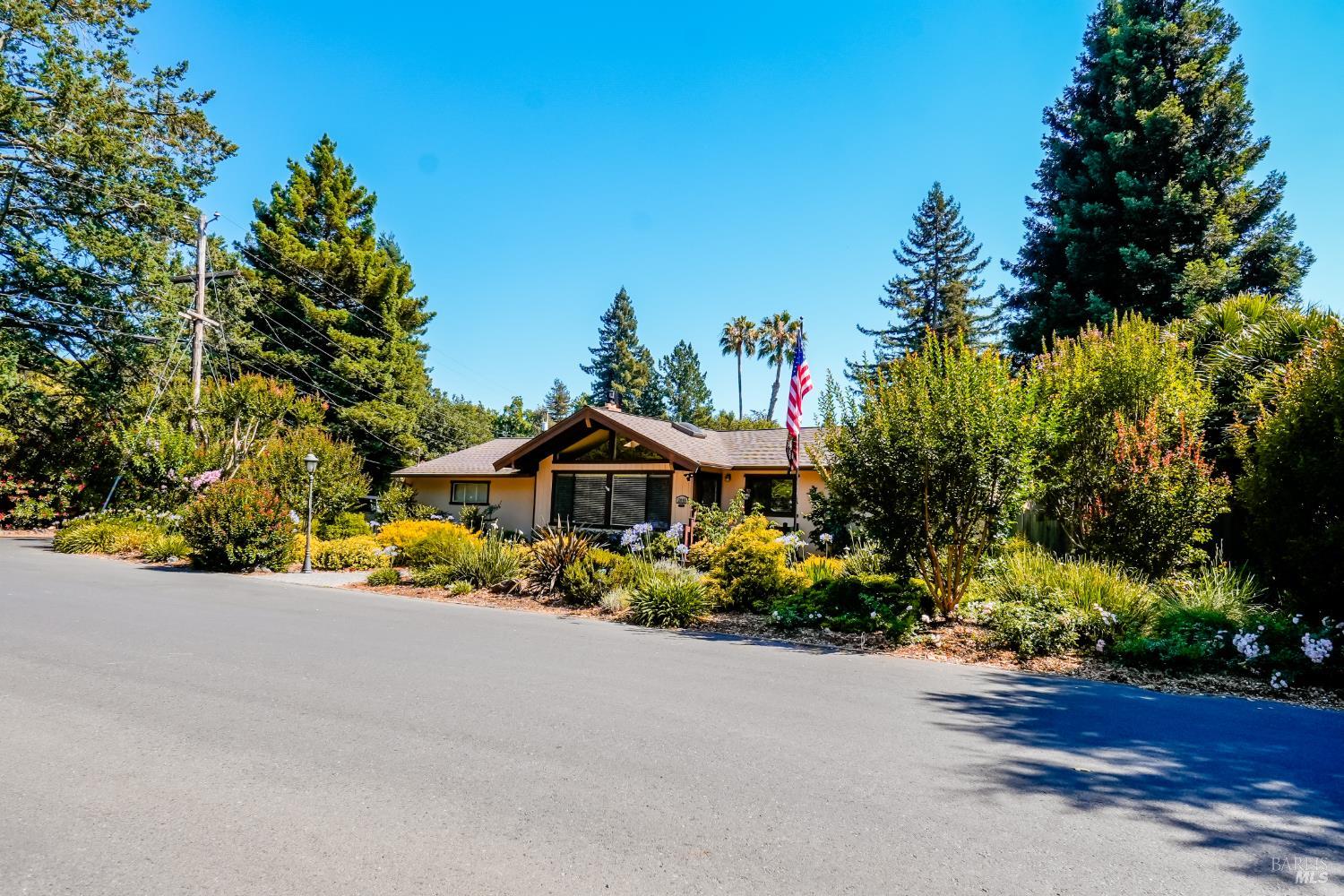 2049 W F Street Napa CA 94558