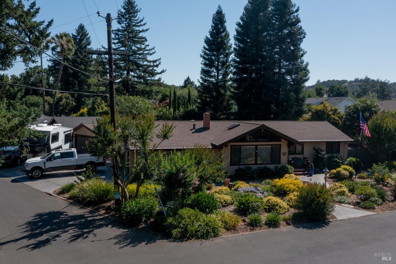 2049 W F Street Napa CA 94558