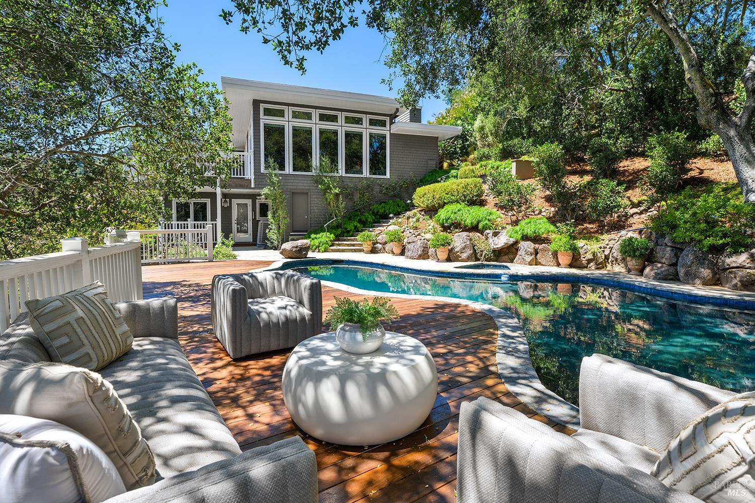 30 N Ridgewood Road Kentfield CA 94904