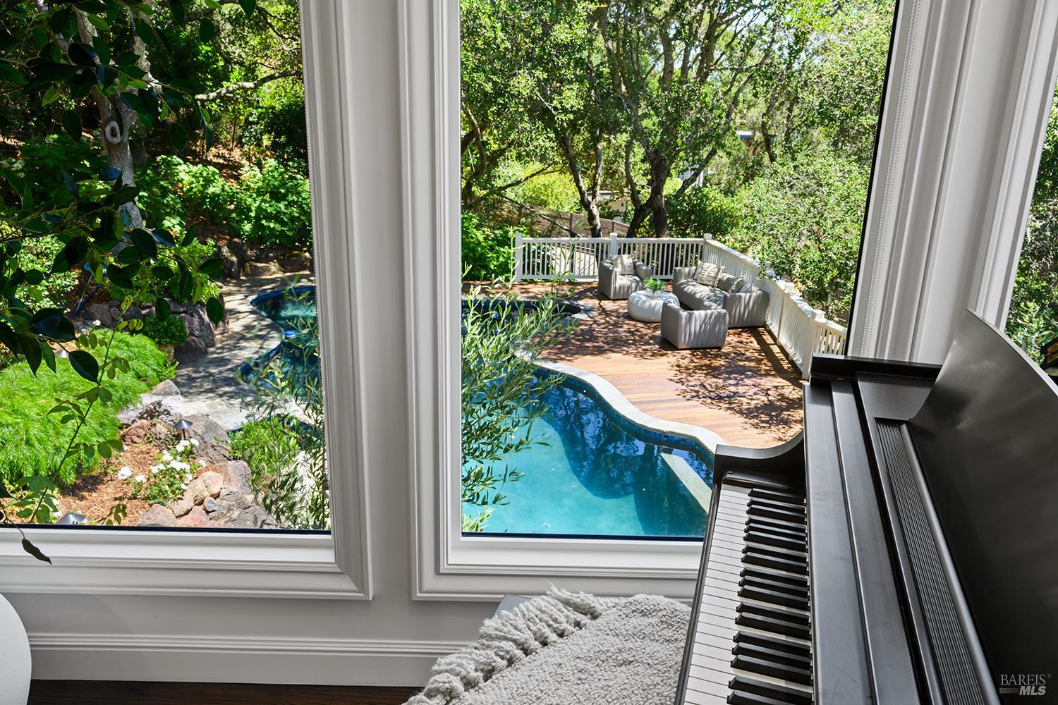 30 N Ridgewood Road Kentfield CA 94904