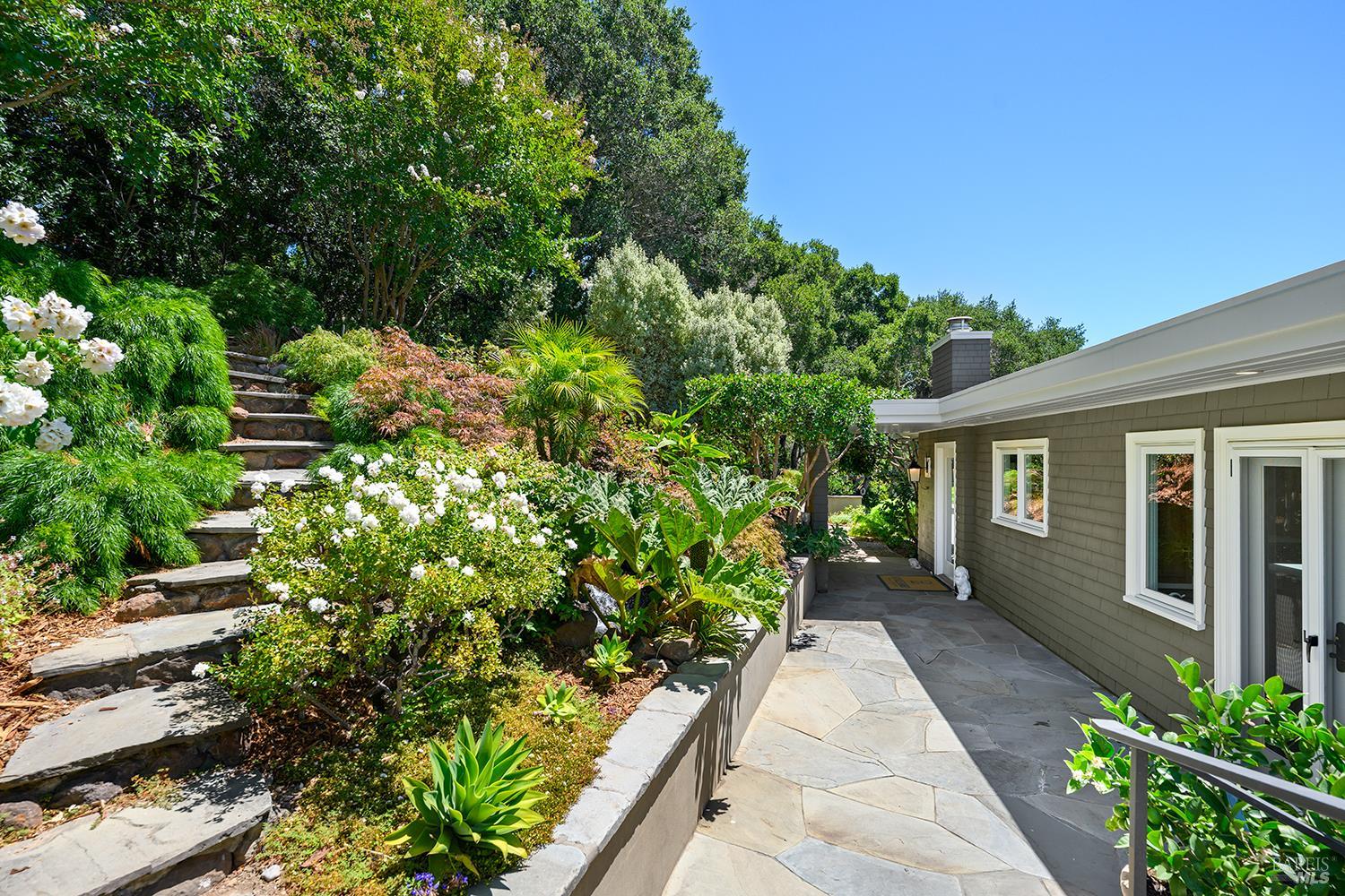 30 N Ridgewood Road Kentfield CA 94904