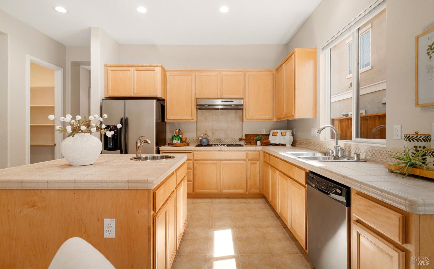 215 Brighton Circle Vacaville CA 95687