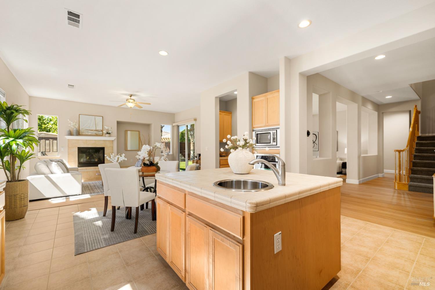 215 Brighton Circle Vacaville CA 95687