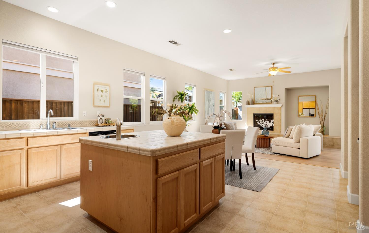215 Brighton Circle Vacaville CA 95687