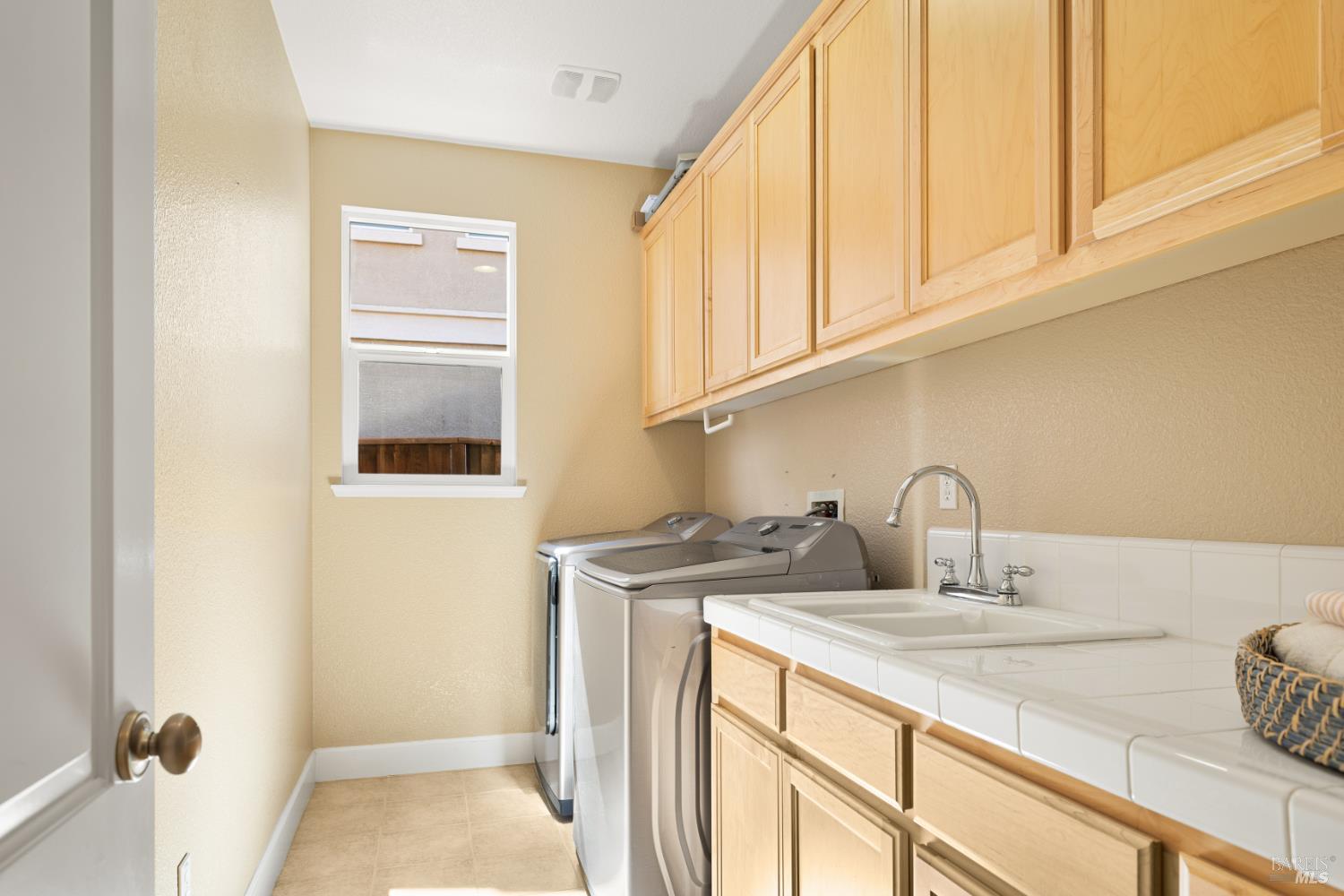 215 Brighton Circle Vacaville CA 95687