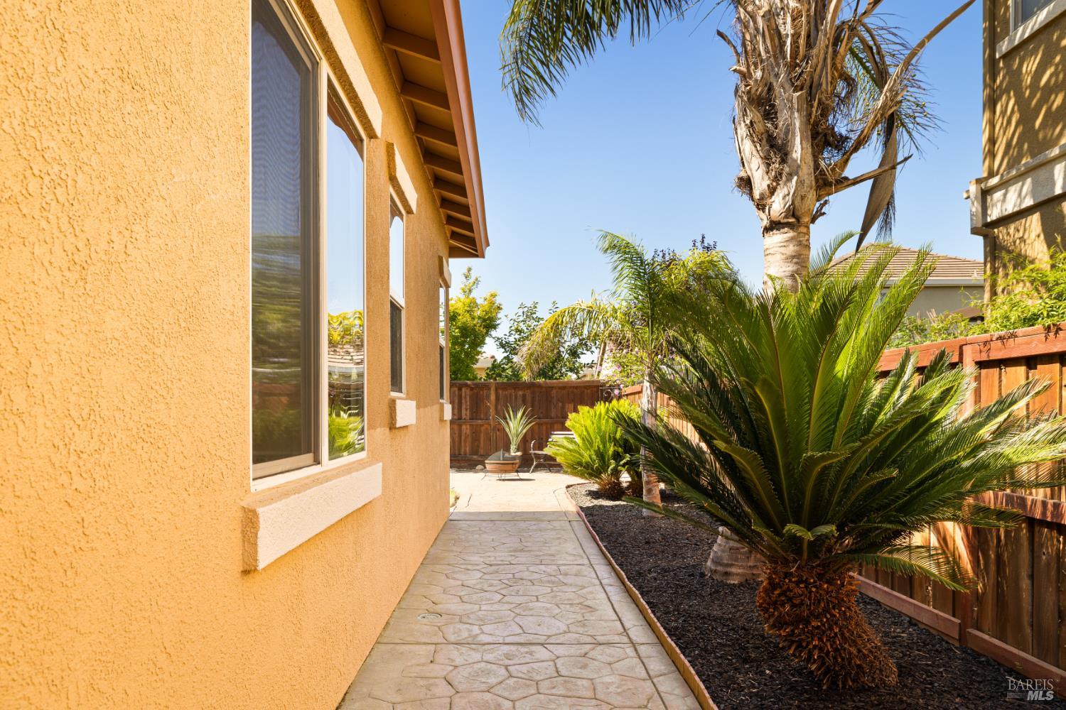 215 Brighton Circle Vacaville CA 95687