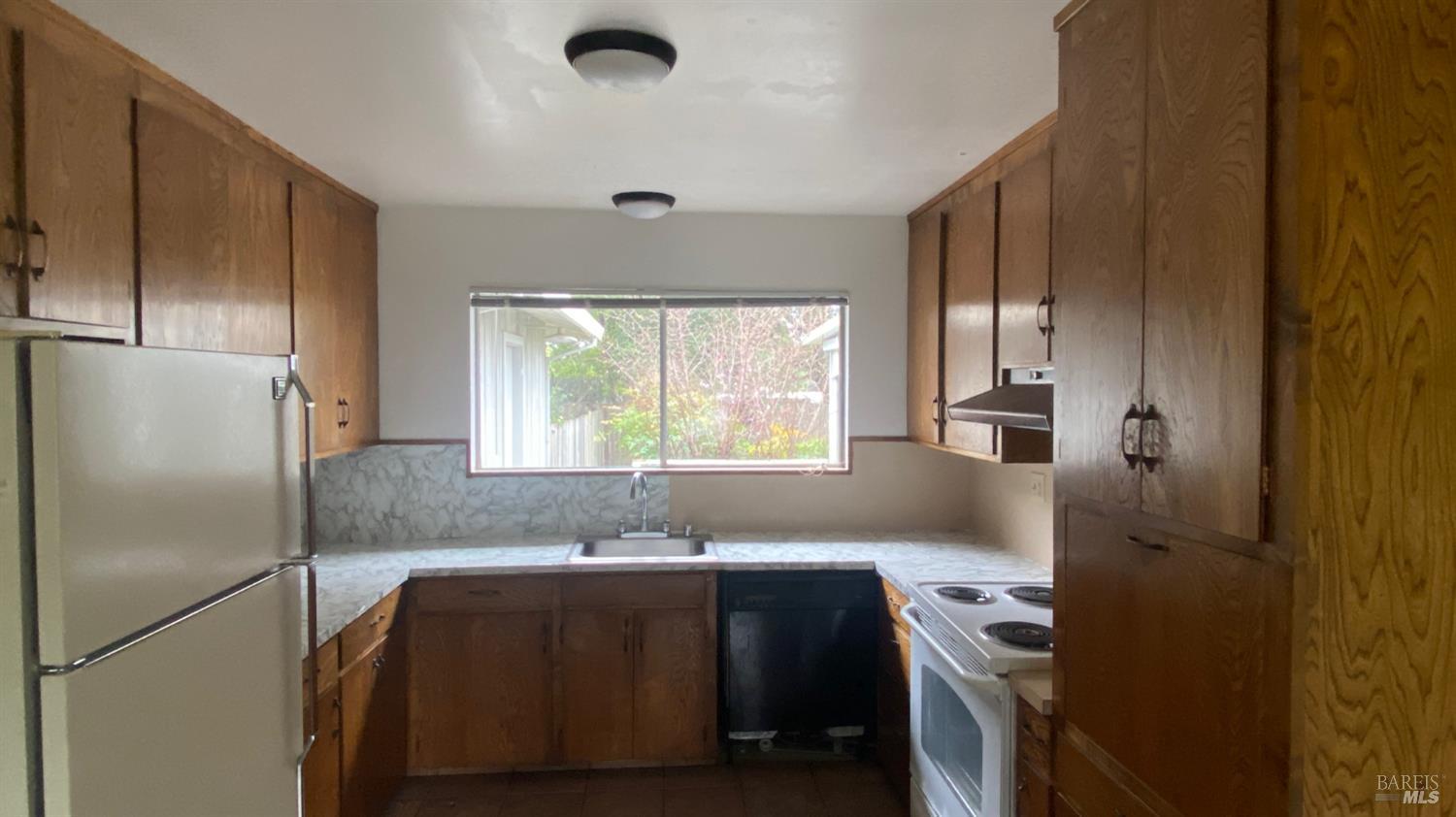 1200 Apple Tree Court Sonoma CA 95476
