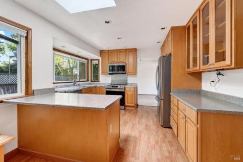 4410 Hampton Court W Rohnert Park CA 94928