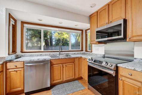 4410 Hampton Court W Rohnert Park CA 94928