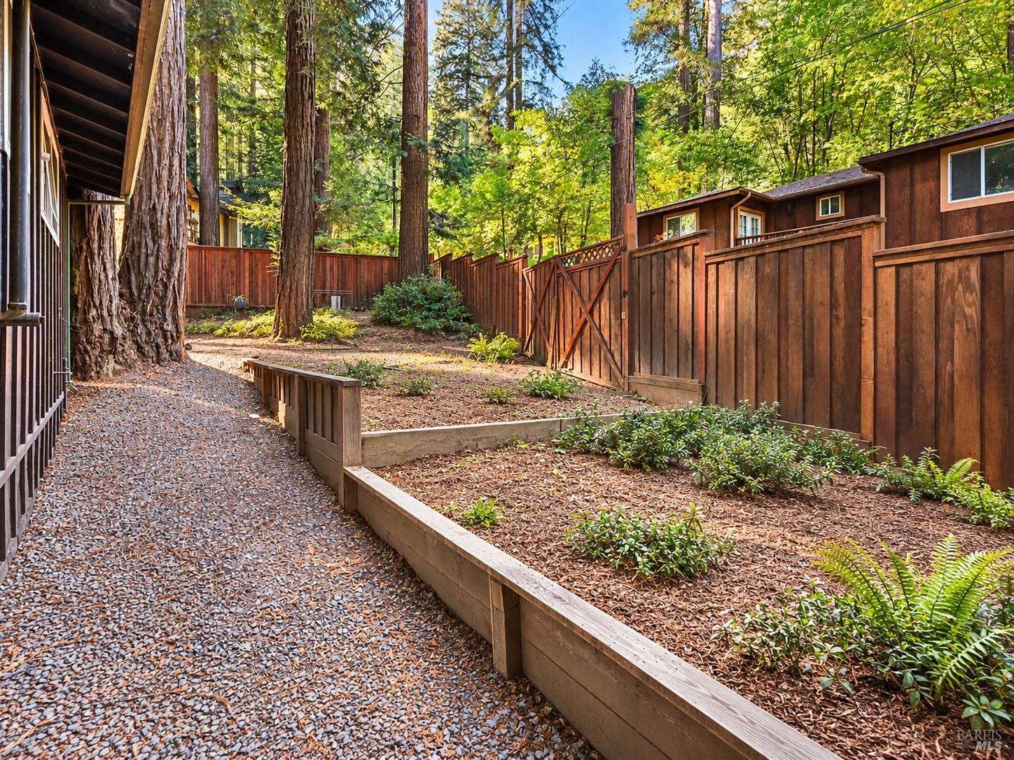 15360 Willow Road Guerneville CA 95446