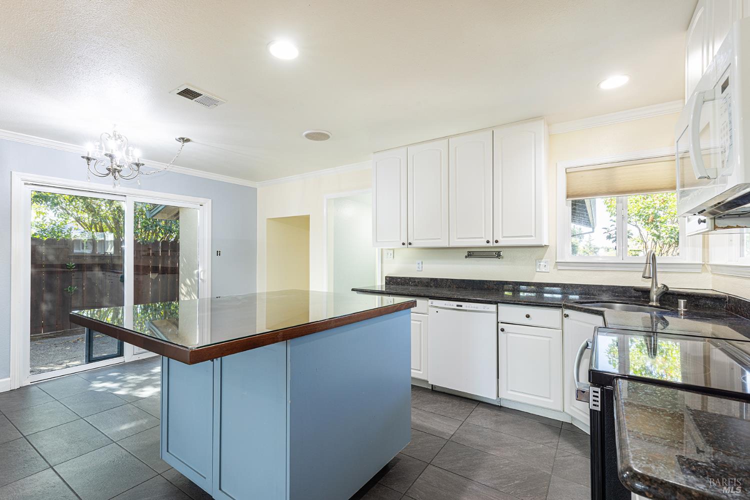 373 Alma Avenue Rohnert Park CA 94928