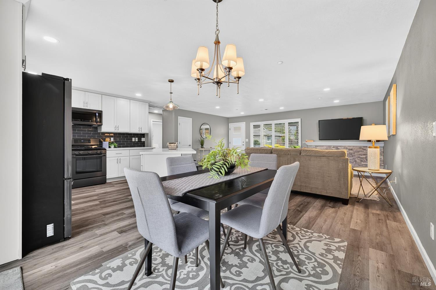 6837 Oak Leaf Drive Santa Rosa CA 95409